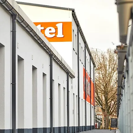 מלון Easyhotel ברנקסטל - קיס