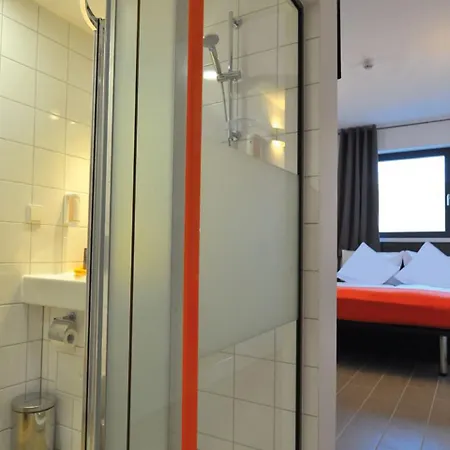 מלון Easyhotel ברנקסטל - קיס
