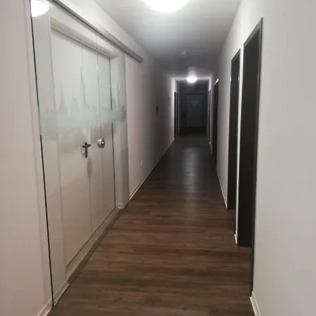 Easyhotel 3*