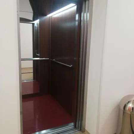 מלון Easyhotel